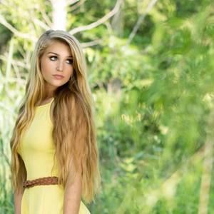 Meet your Posher, Caitlin